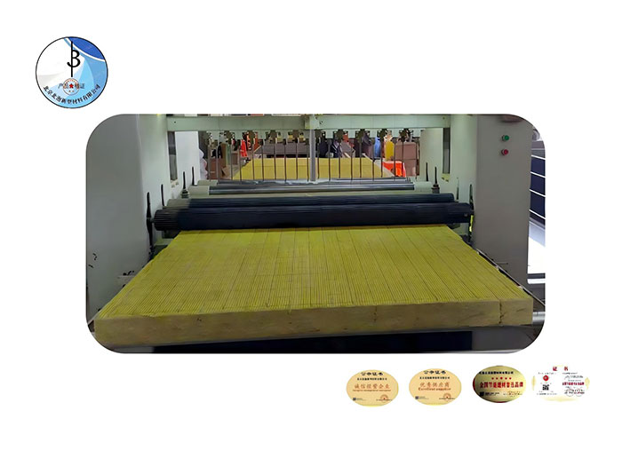 網(wǎng)織增強(qiáng)巖棉板（專利產(chǎn)品）