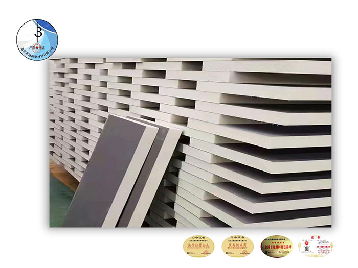 硬泡聚氨酯復(fù)合板